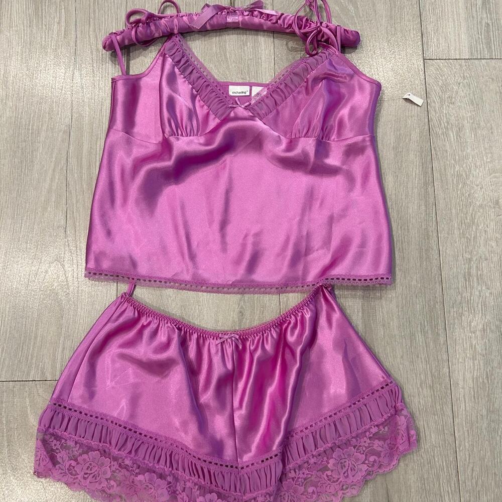 Enchanting pink satin lingerie set. Size medium